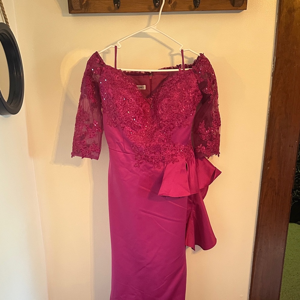 Elegant Pink Lace Evening Dress